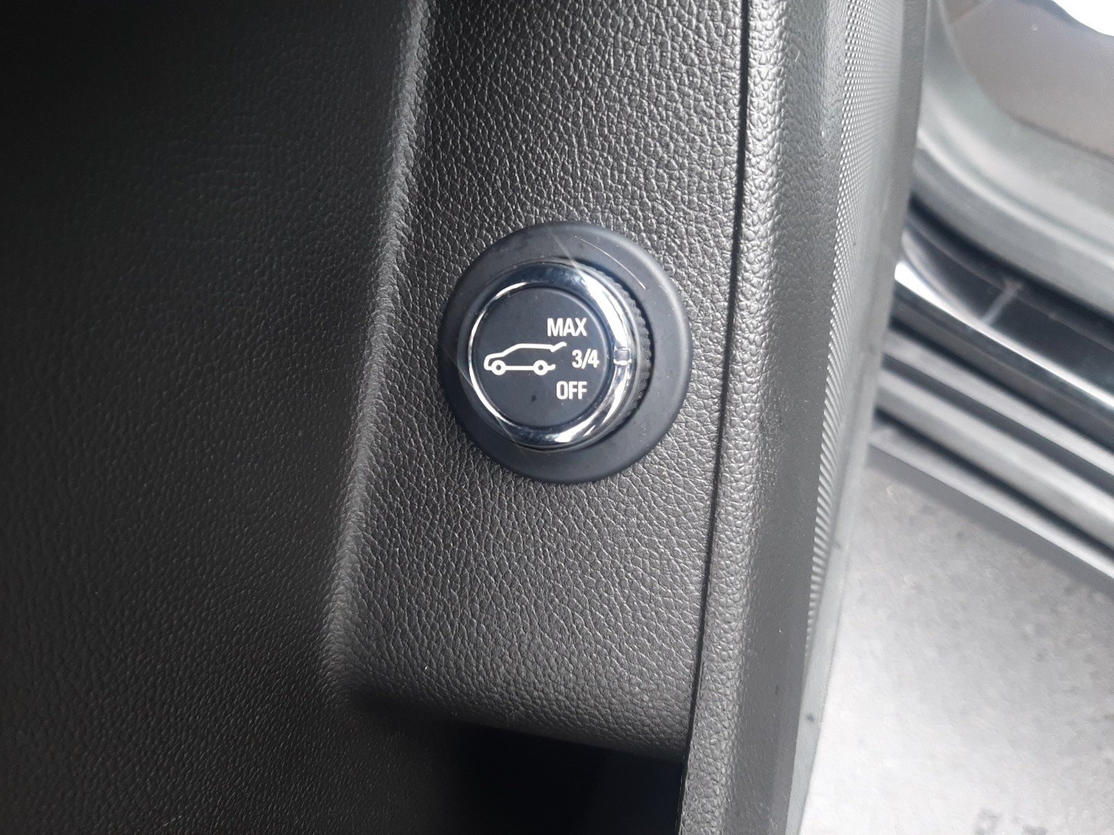 2023 Chevrolet Traverse 1LT - Photo 31