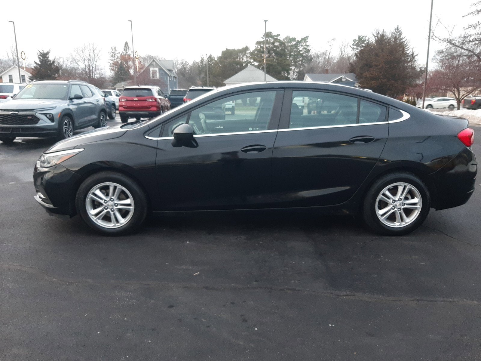 Used 2017 Chevrolet Cruze LT with VIN 1G1BE5SM7H7262035 for sale in Caro, MI