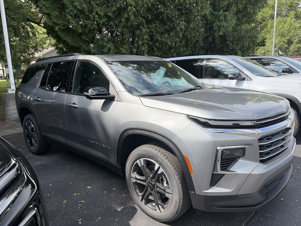 New 2027 Chevrolet Traverse LT SUV