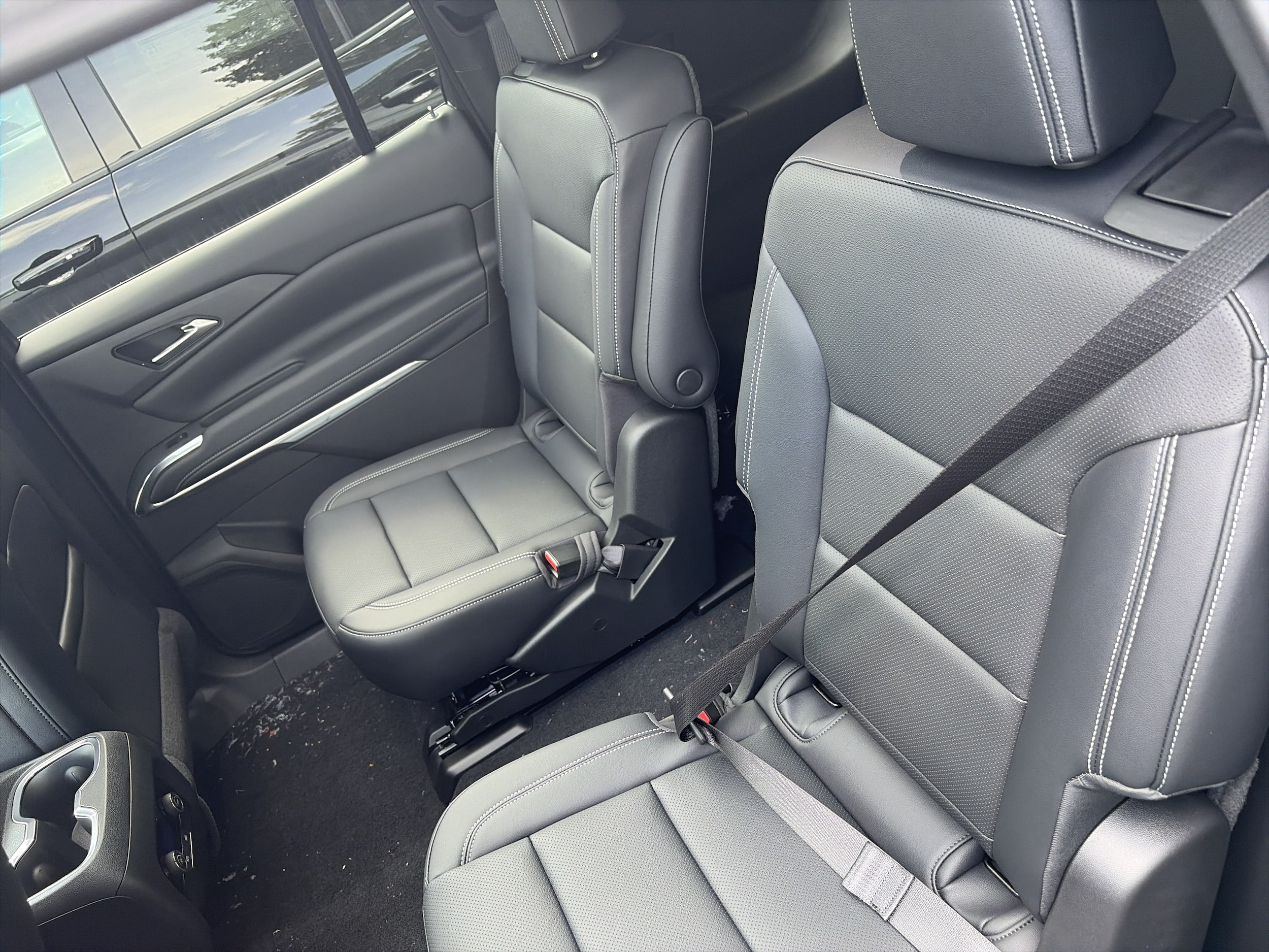 2027 Chevrolet Traverse LT - Photo 18