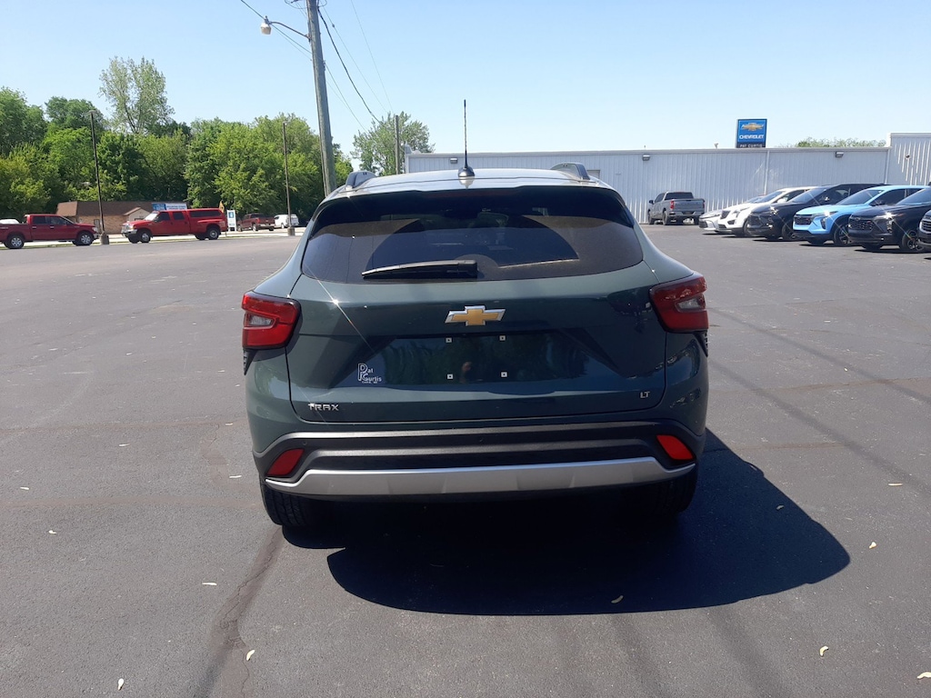 Used 2025 Chevrolet Trax LT SUV