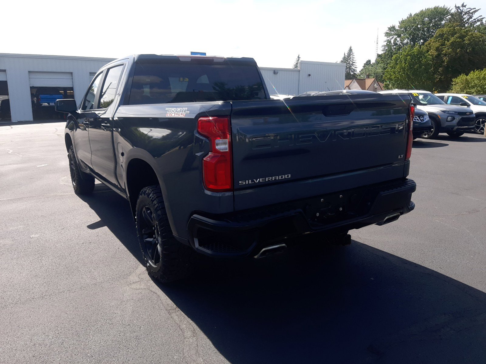 2021 Chevrolet Silverado 1500 LT Trail Boss photo 2