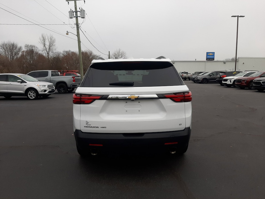 Used 2023 Chevrolet Traverse LT Cloth SUV