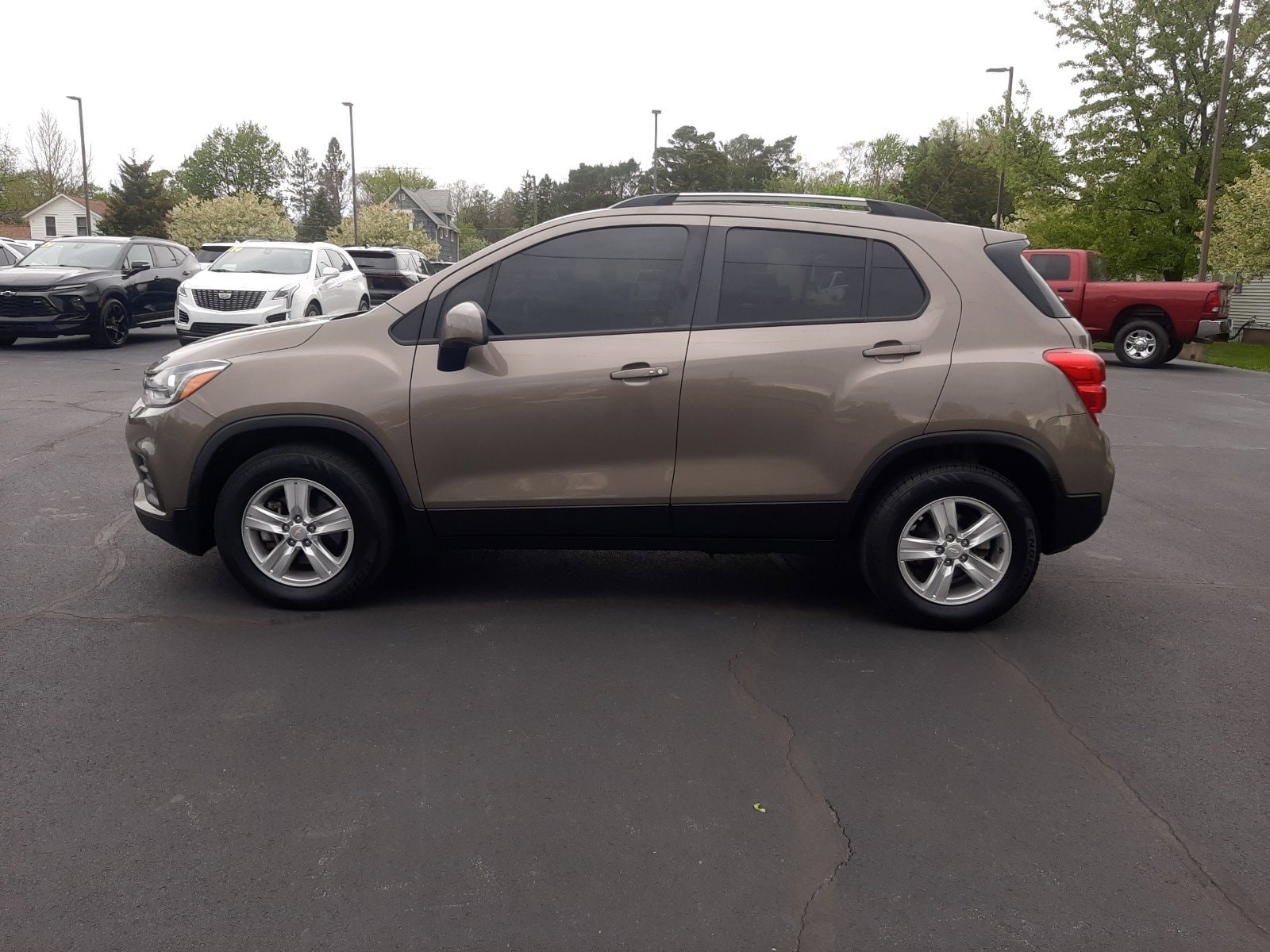 Used 2022 Chevrolet Trax LT with VIN KL7CJPSM2NB504996 for sale in Caro, MI
