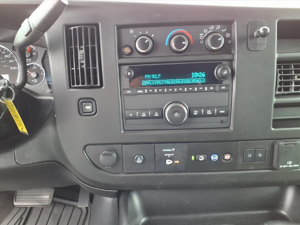 2022 Chevrolet Express Passenger LT - Photo 20