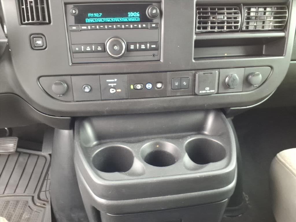 2022 Chevrolet Express Passenger LT - Photo 21