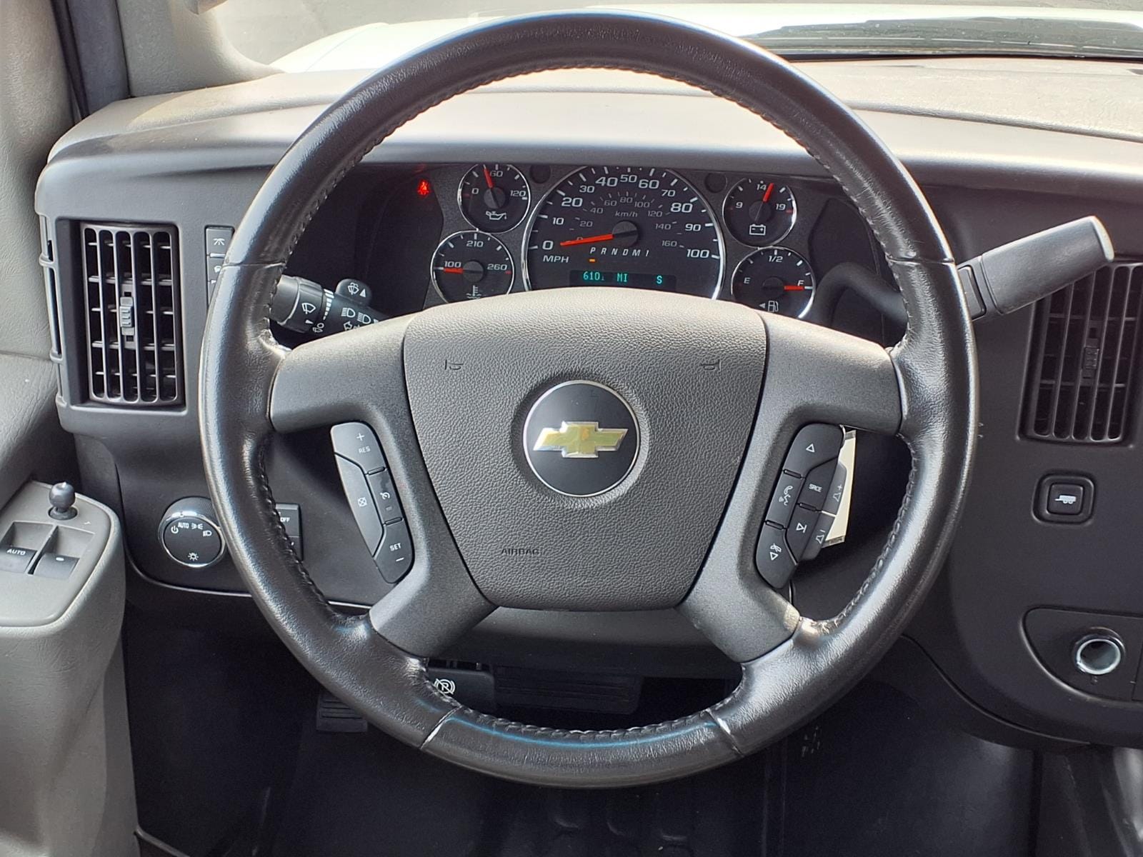 2022 Chevrolet Express Passenger LS - Photo 18