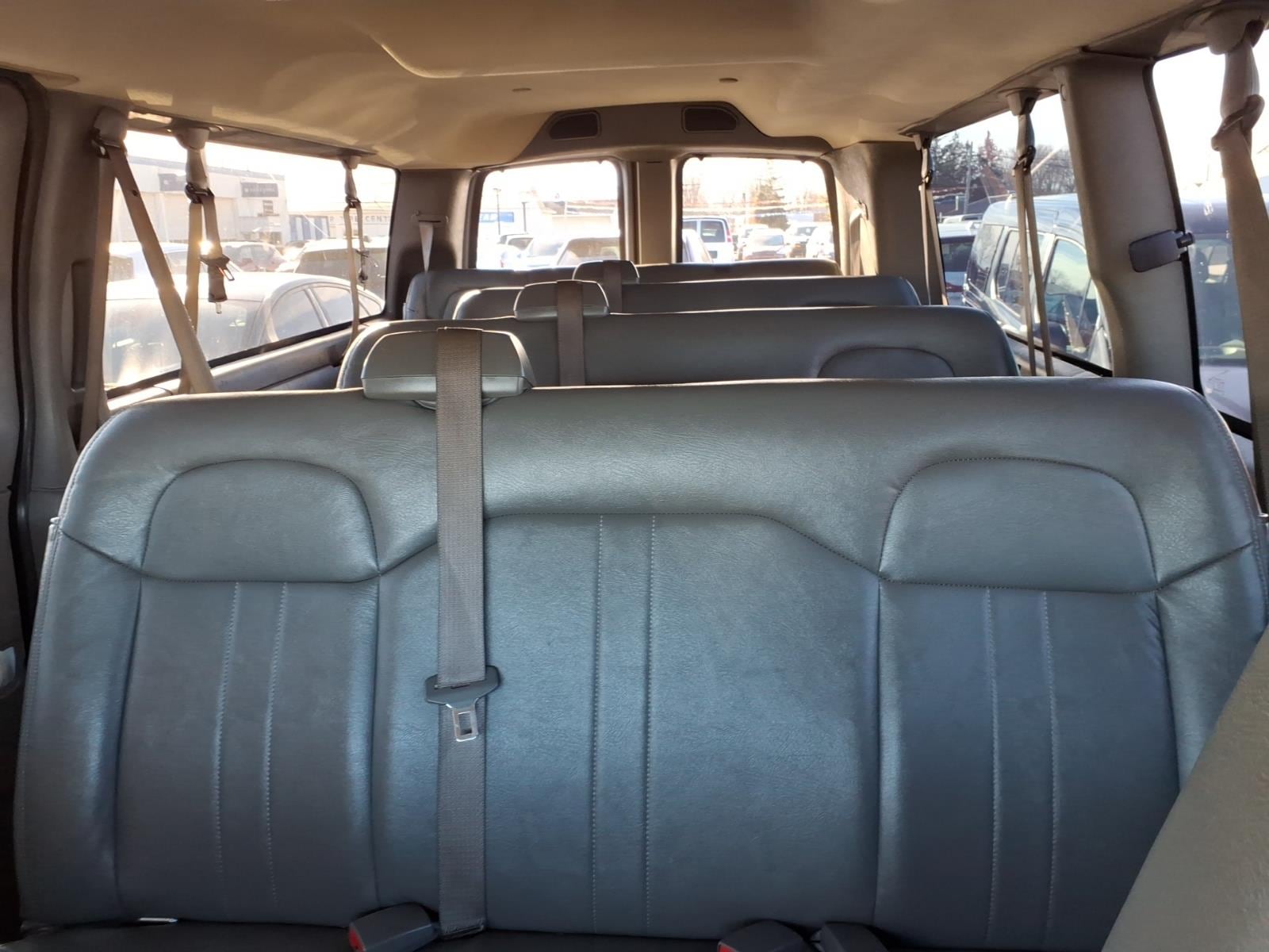 2022 Chevrolet Express Passenger LS - Photo 14