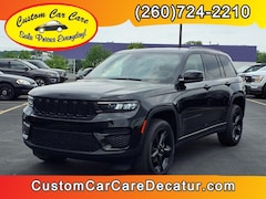 2023 Jeep Grand Cherokee Laredo SUV