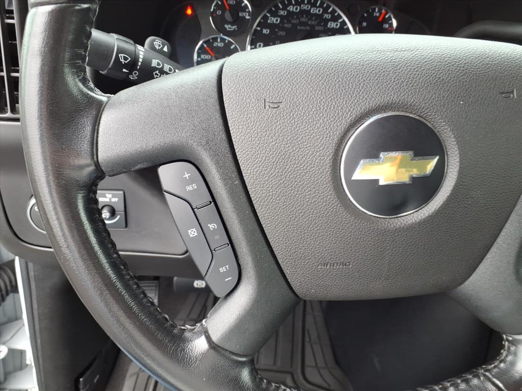 2022 Chevrolet Express Passenger LT - Photo 18