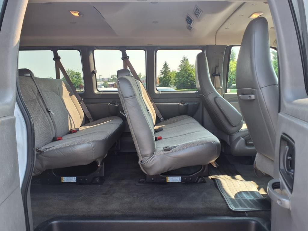 2019 Chevrolet Express Passenger LT - Photo 6