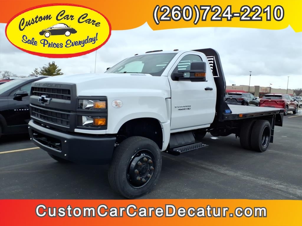 2024 Chevrolet Silverado 4500 Medium Duty Chassis Cab Work Truck's photo