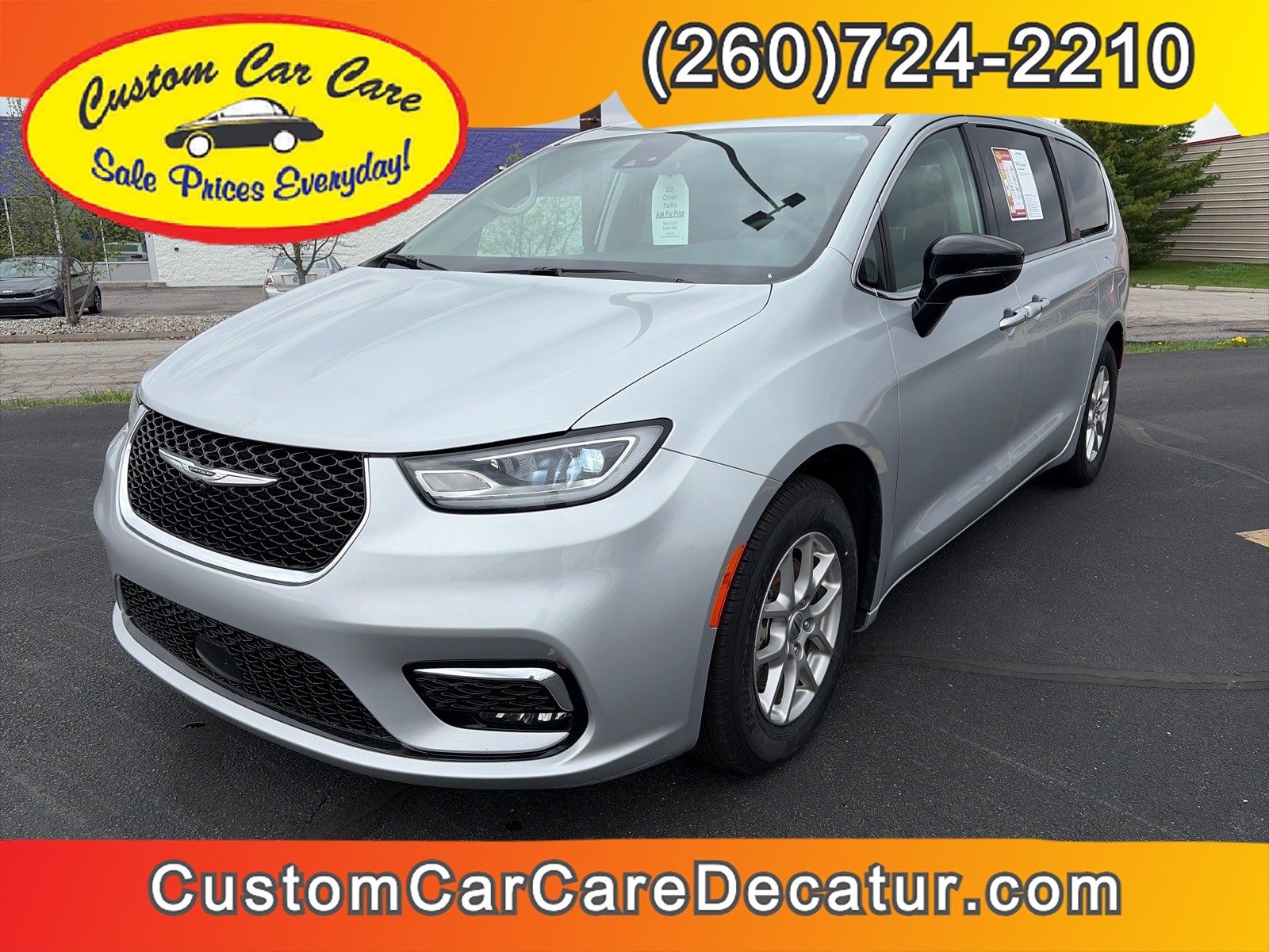 2024 Chrysler Pacifica Touring L's photo