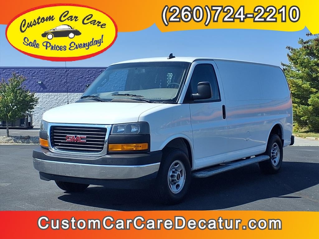 2023 GMC Savana Cargo Work Van's photo