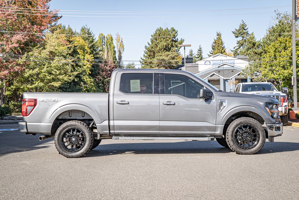 2024 Ford F-150 XLT photo 2