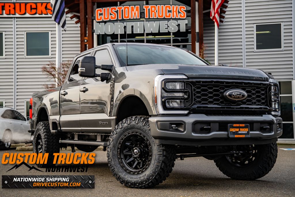 2025 Ford F-350 Super Duty Lariat's photo