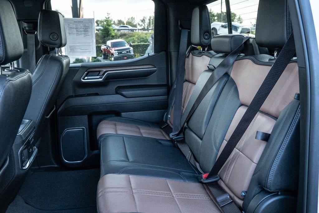 2023 Chevrolet Silverado 1500 High Country - Photo 13