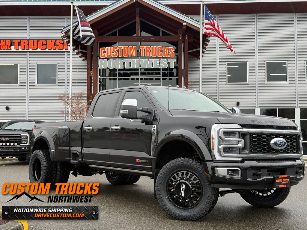 2026 Ford F-450 Super Duty Platinum's photo