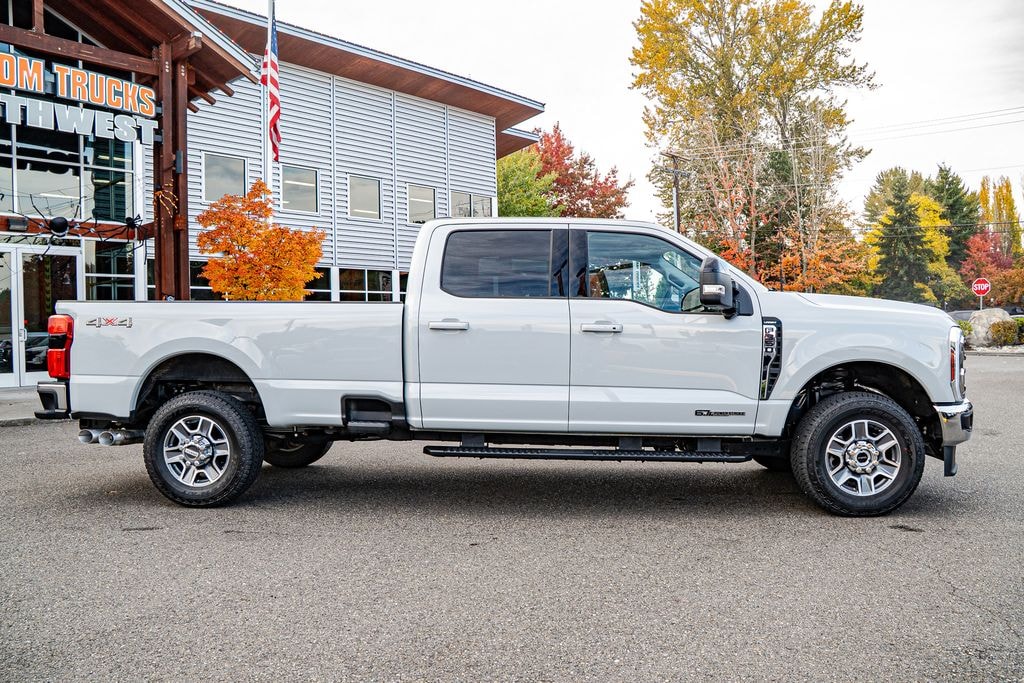 Used 2025 Ford F-350 Lariat Truck Crew Cab