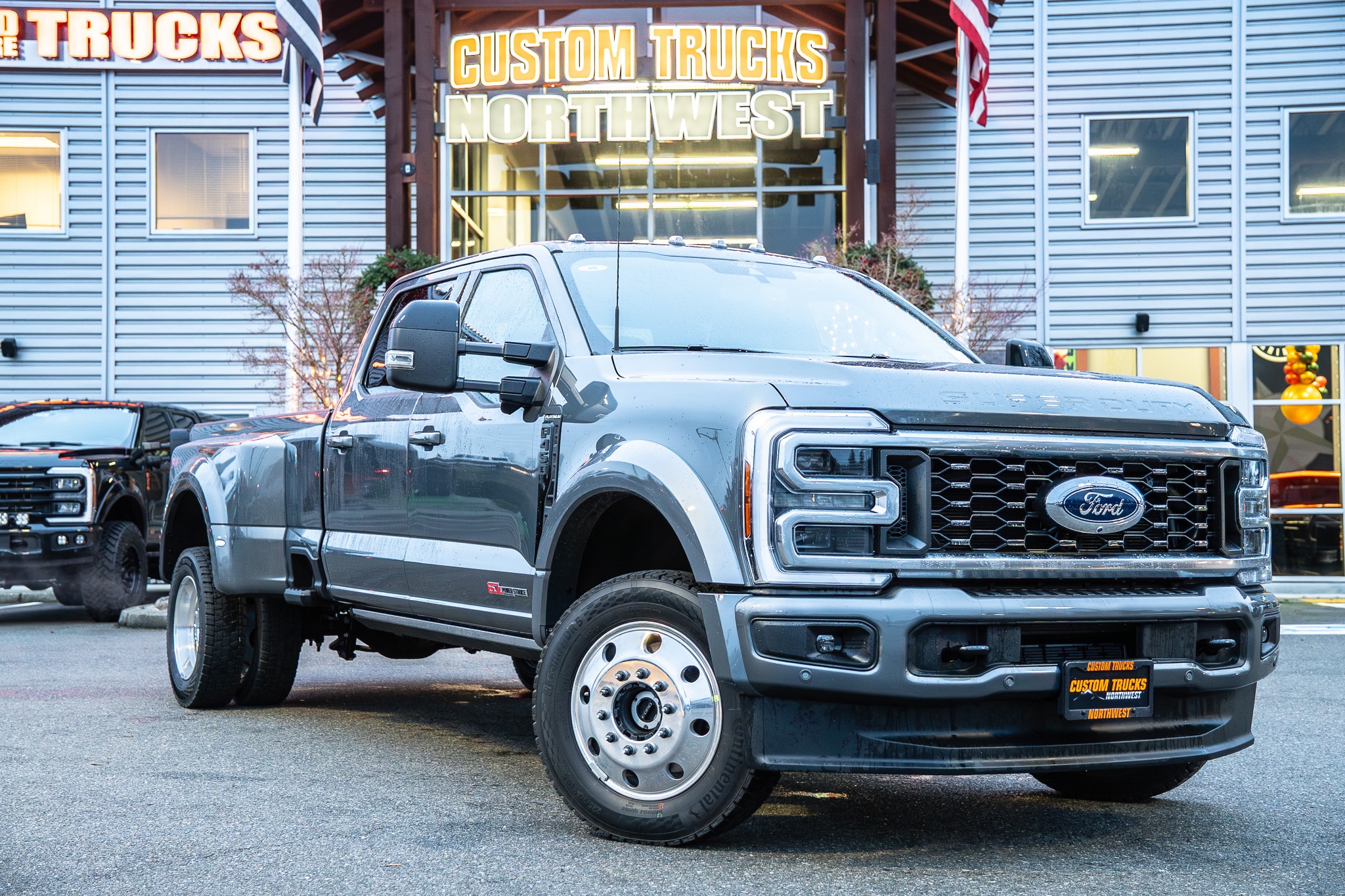 2026 Ford F-450 Super Duty Platinum's photo