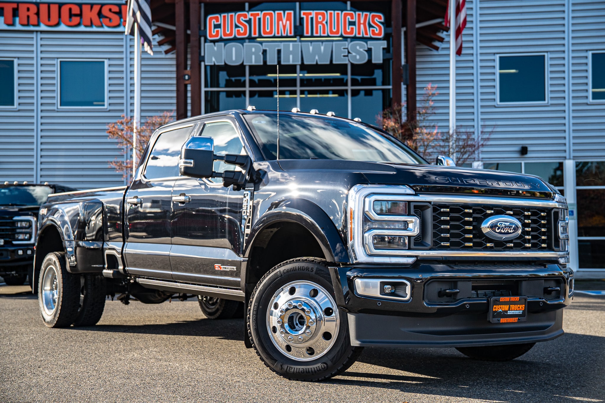 2026 Ford F-450 Super Duty Platinum's photo