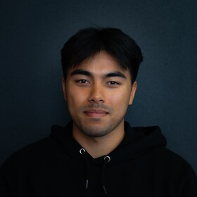 Staff member Andrew from ID_0d073f