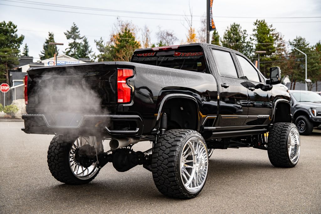 2024 Chevrolet Silverado 3500HD High Country photo 2