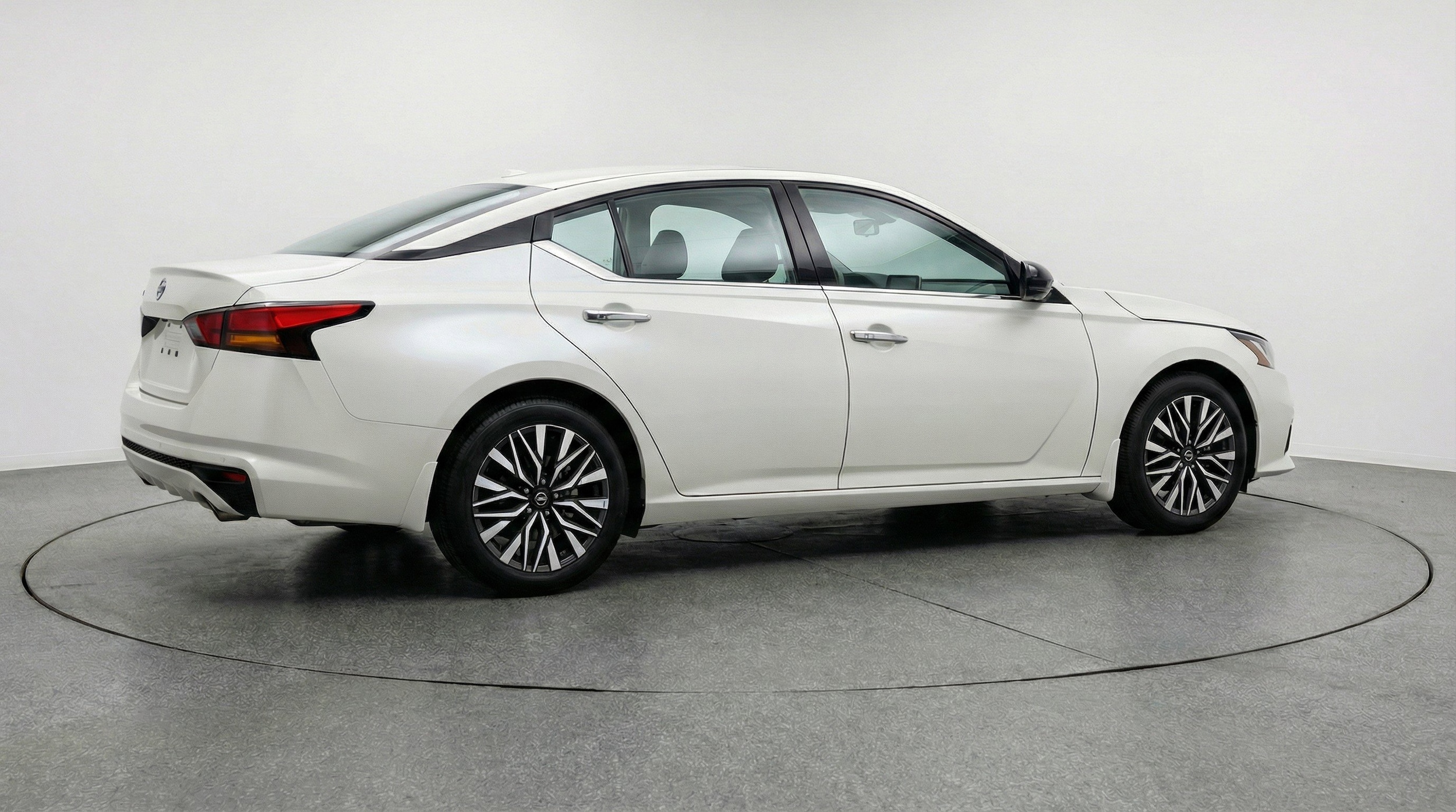 Thumbnail: 2025 Nissan Altima - 9
