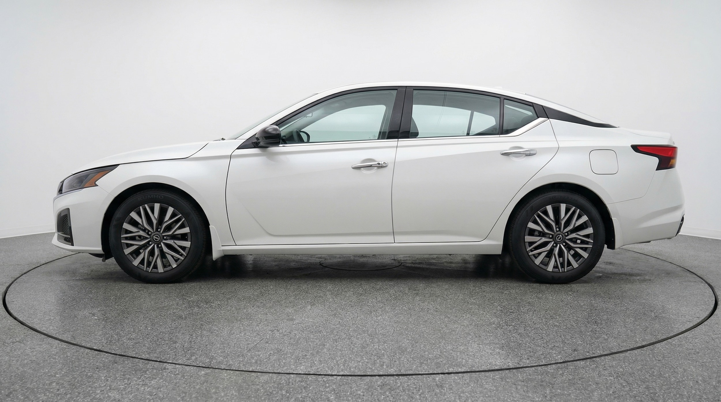 Thumbnail: 2025 Nissan Altima - 4