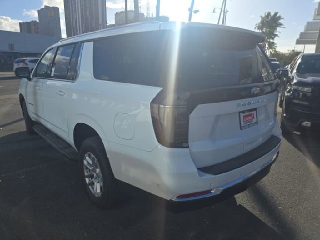 New 2025 Chevrolet Suburban LT SUV