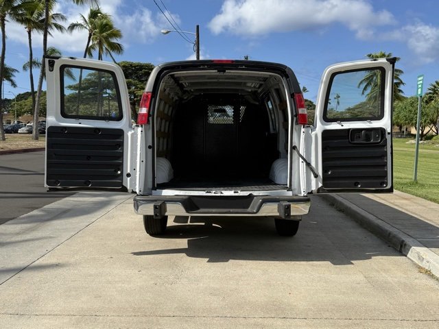 2023 Chevrolet Express Cargo 2500 Van photo 4