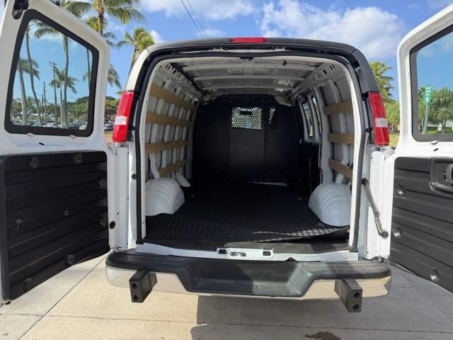 2024 Gmc Savana Cargo 2500 photo 3