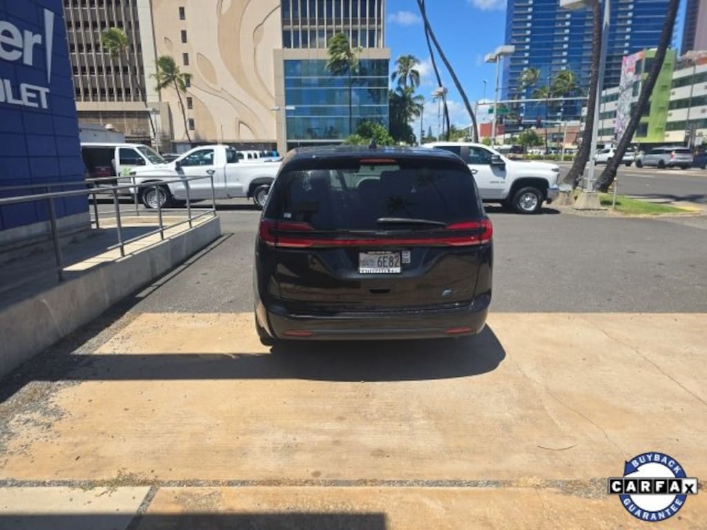 Used 2022 Chrysler Pacifica Hybrid Touring L