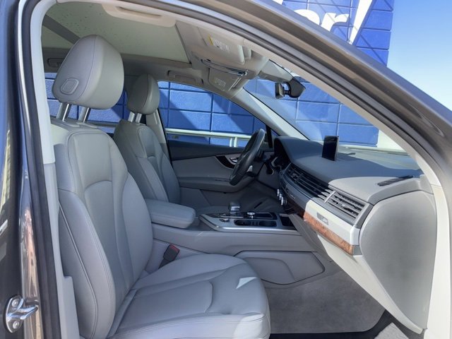 2019 Audi Q7 Premium photo 2