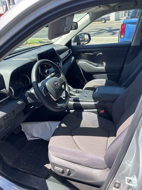2023 Toyota Highlander L - Photo 9