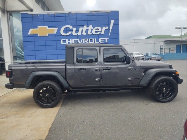 Used 2020 Jeep Gladiator Sport S with VIN 1C6HJTAG7LL151554 for sale in Honolulu, HI