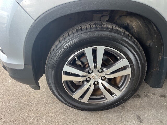 2017 Honda Pilot EX-L photo 4