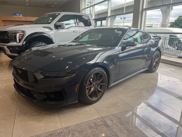 2025 Ford Mustang Dark Horse - Photo 3