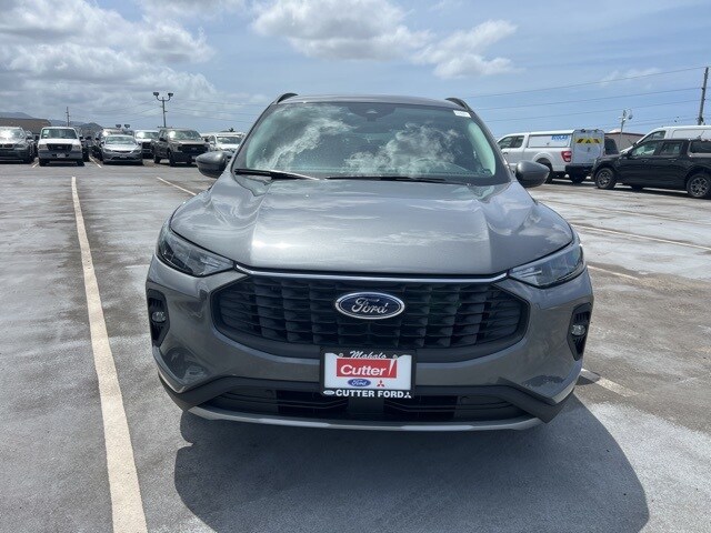 2025 Ford Escape Titanium photo 2