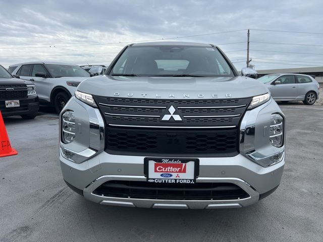 2025 Mitsubishi Outlander Plug-in Hybrid SE - Photo 2