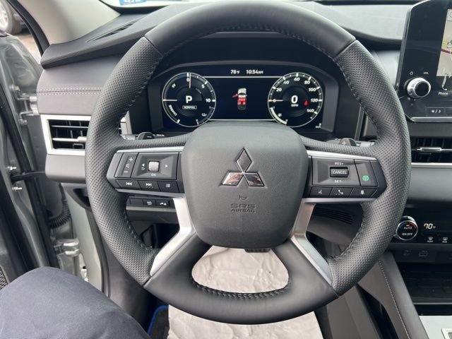 2025 Mitsubishi Outlander Plug-in Hybrid SE - Photo 10