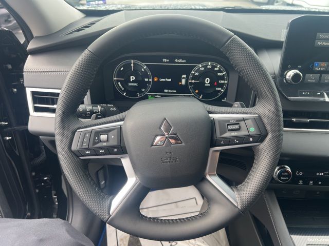 2025 Mitsubishi Outlander Plug-in Hybrid SE - Photo 11