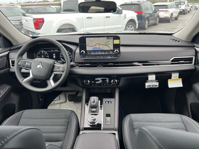 2025 Mitsubishi Outlander Plug-in Hybrid SE - Photo 8