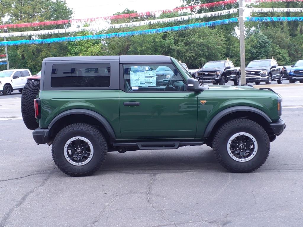 2023 Ford Bronco Badlands photo 3