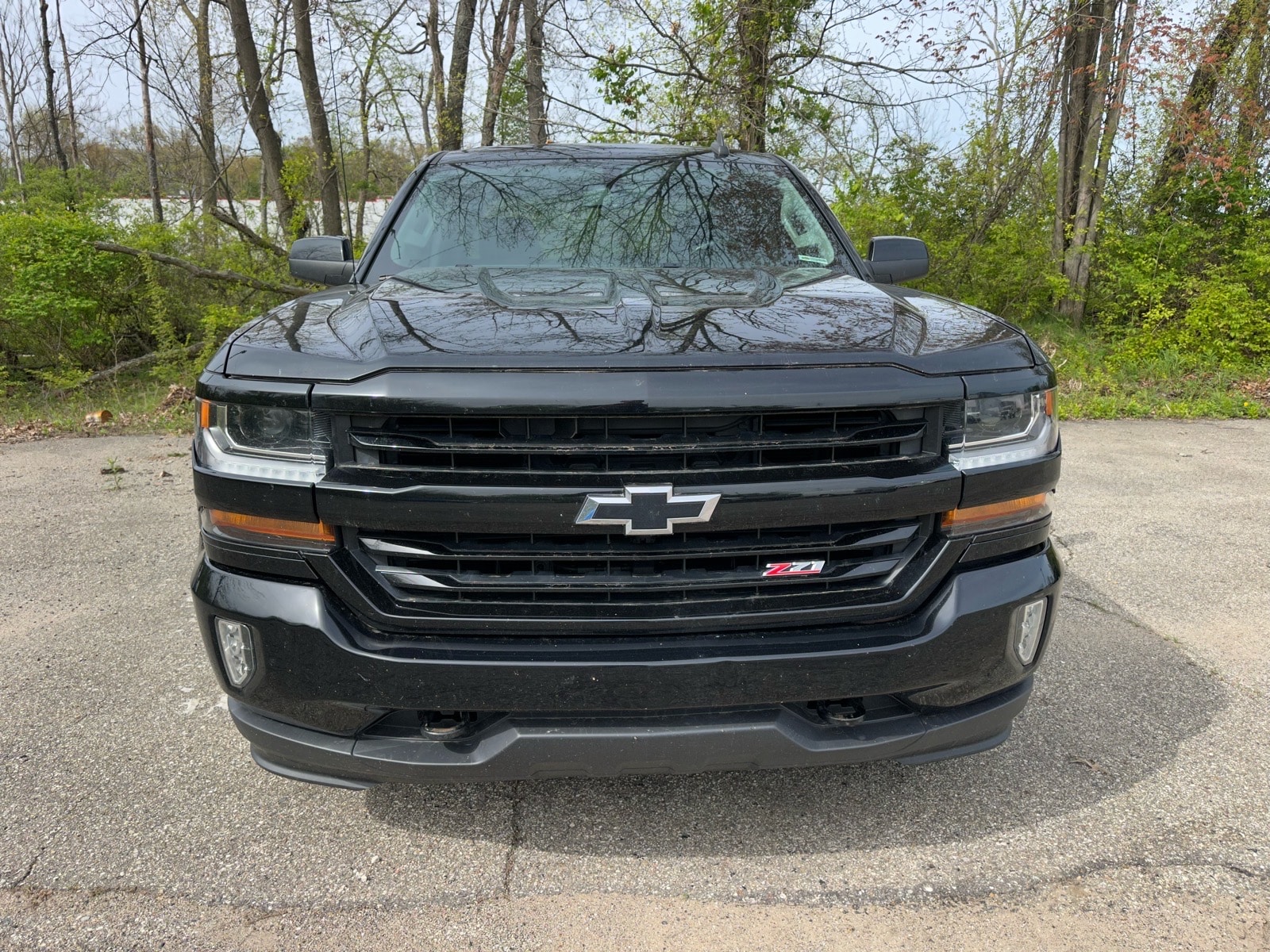 Used 2017 Chevrolet Silverado 1500 LT Z71 with VIN 1GCVKREC9HZ159422 for sale in Dowagiac, MI