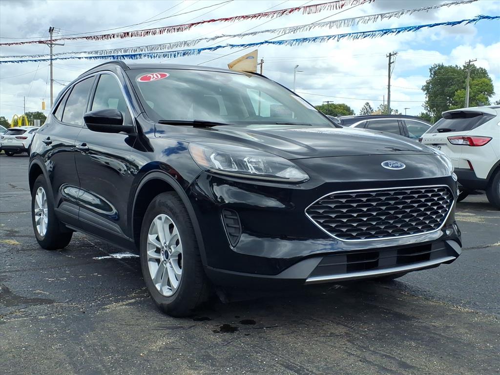 2020 Ford Escape SE photo 3