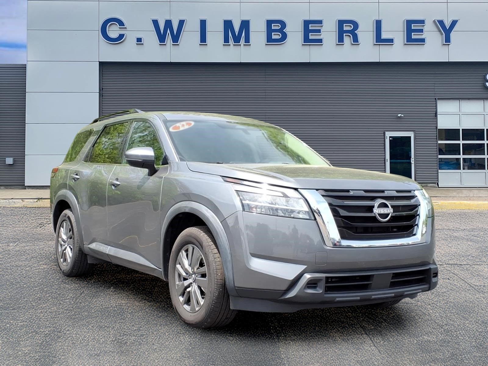 2022 Nissan Pathfinder SV 2WD's photo