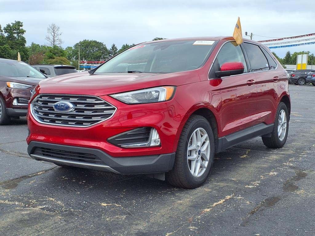 2022 Ford Edge SEL photo 3