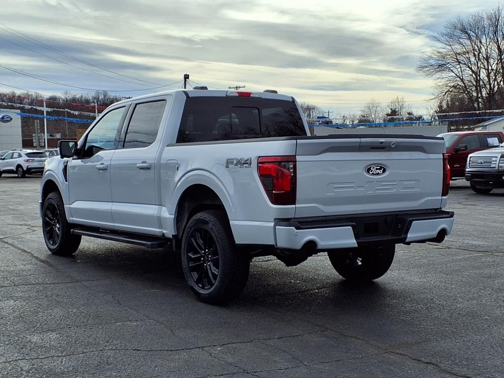2025 Ford F-150 XLT photo 4