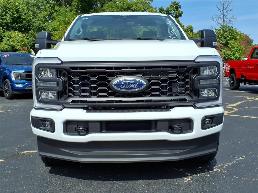 New 2025 Ford F-350 Super Duty XL 4x4 XL Regular Cab 8 ft. LB SRW Pickup